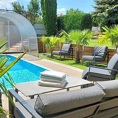 Nova Aparthotel 4*